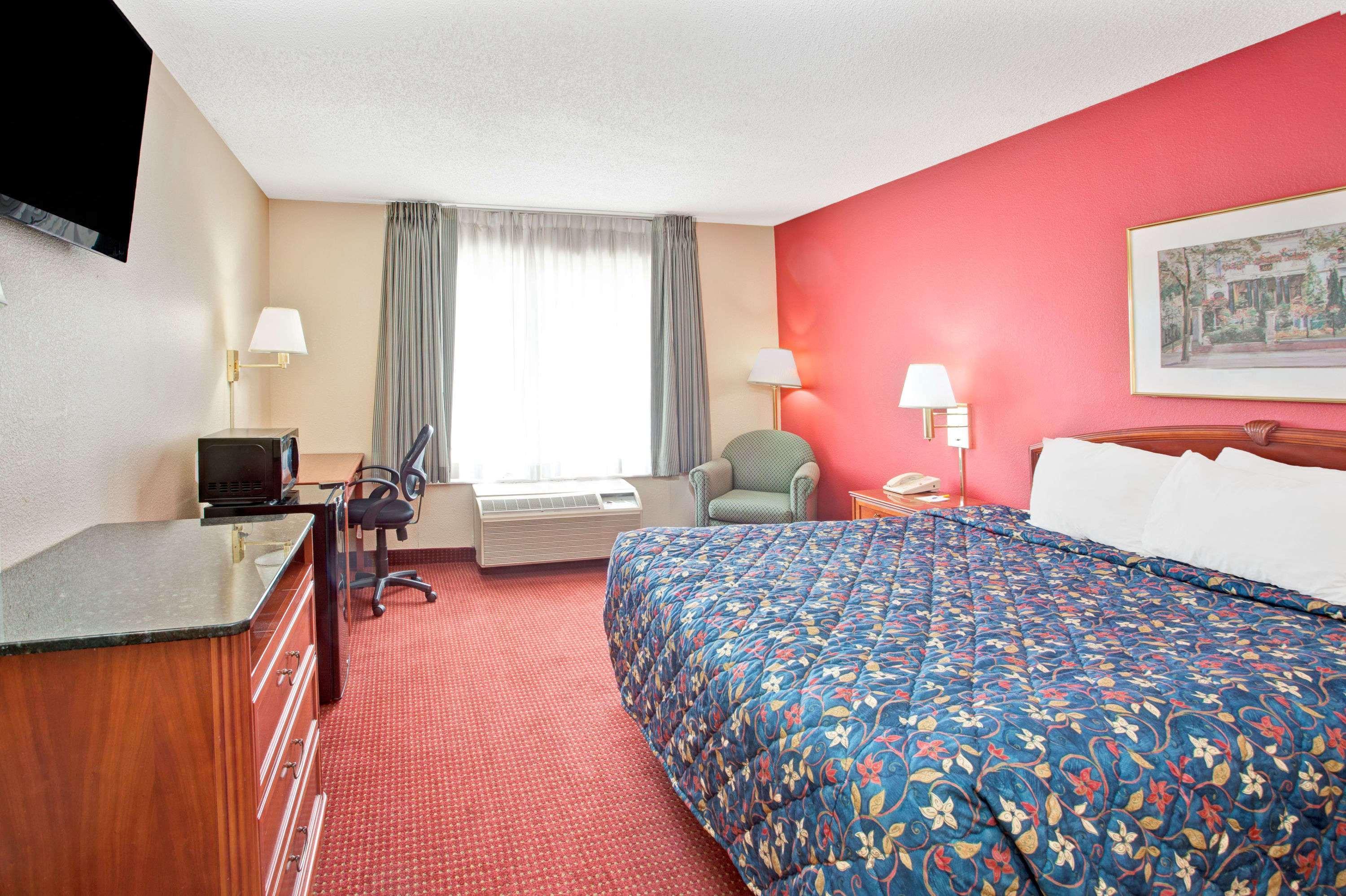Days Inn By Wyndham Marietta-Atlanta-Delk Road Exterior photo