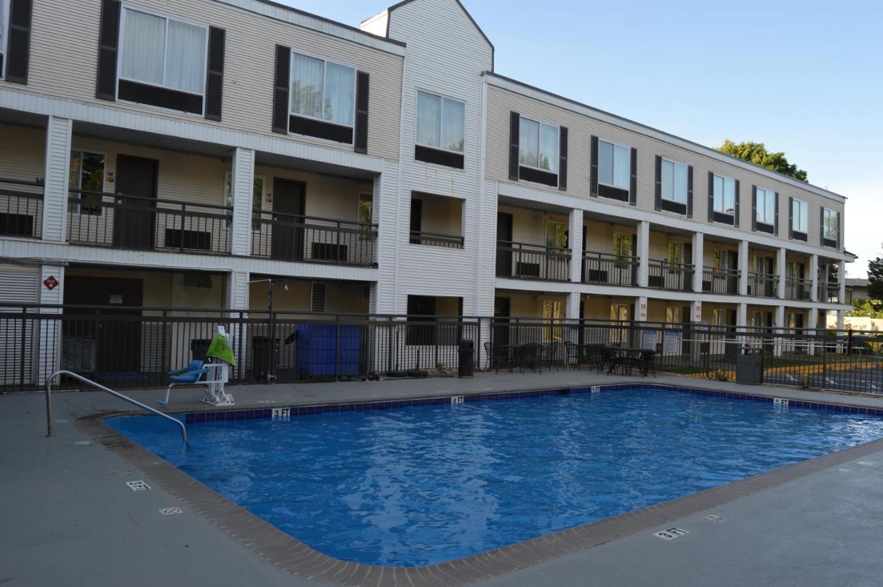 Days Inn By Wyndham Marietta-Atlanta-Delk Road Exterior photo