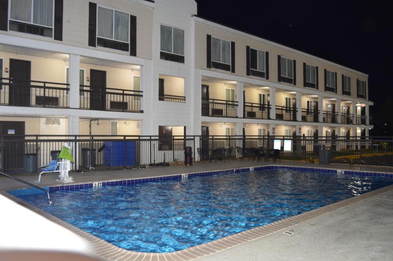 Days Inn By Wyndham Marietta-Atlanta-Delk Road Exterior photo